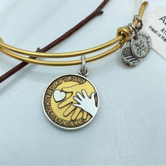 𝅺ALEX And Ani Hand In Hand Two-Tone Charm Bangle Bracelet New With Tag - Picture 2 of 4